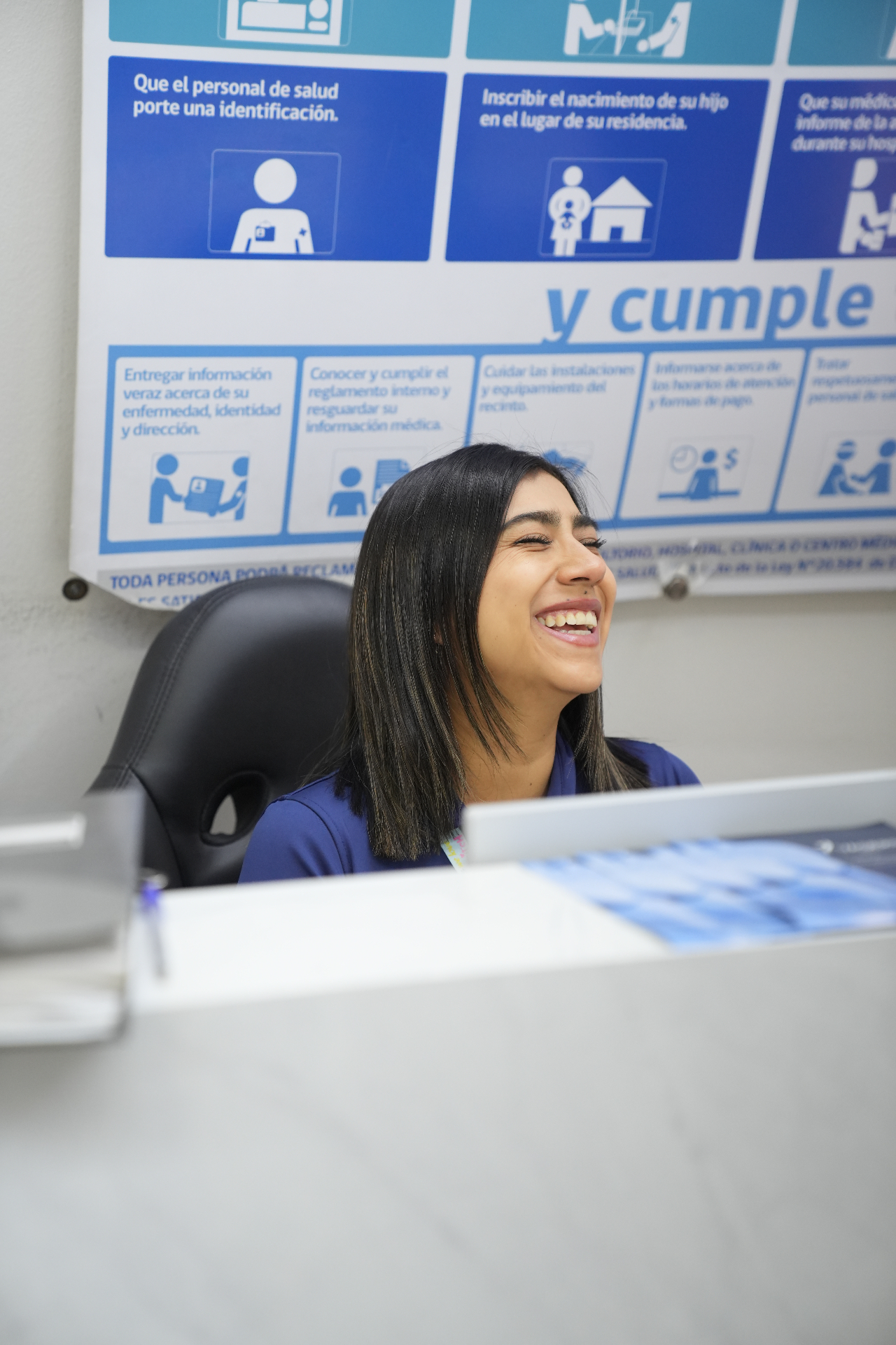 Recepción de la clínica con atención cercana